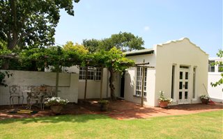 1 Bedroom Apartment in Constantia