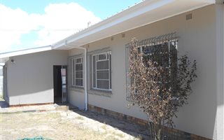 3 Bedroom House in Chrismar