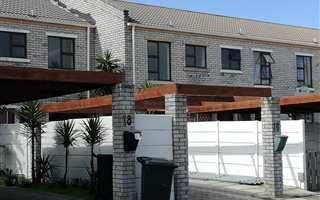 2 Bedroom Duplex in Oakglen