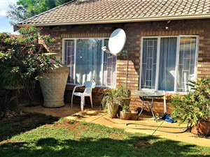 2 Bed Townhouse in Rietvalleirand