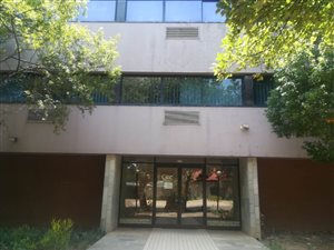 1800 m² Office Space in Queenswood