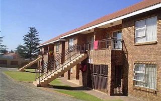 2 Bedroom Simplex in Birchleigh