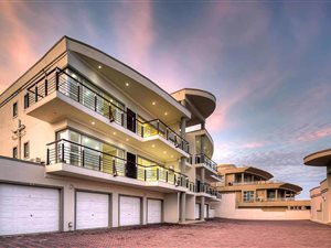 3 Bed Apartment in Desainagar
