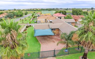 4 Bedroom House in Dalpark