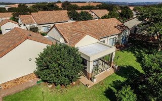 3 Bedroom House in Hazeldean (Silverlakes Surroundings)