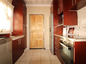2 Bed House in Vanderbijlpark CE3