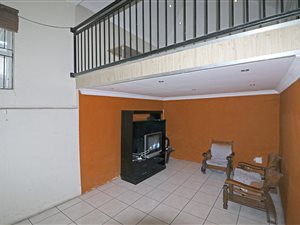 7 Bed House in Hurst Hill