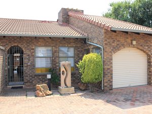3 Bed Townhouse in Dalpark