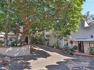 6 Bed House in Amandasig