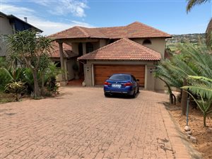 4 Bed House in Honeydew Manor