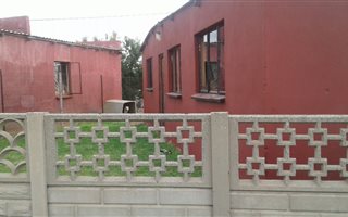 2 Bedroom House in Bonanne