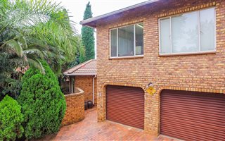 4 Bedroom House in Van Riebeeck Park
