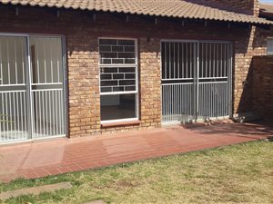2 Bed Simplex in Kibler Park