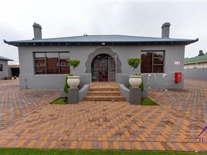 215 m² Office Space in Springs Central