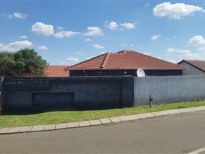 3 Bed House in Naturena