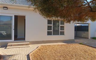 3 Bedroom House in Strand South