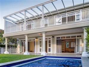 5 Bed House in Bishopscourt Village