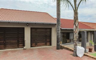 5 Bedroom House in The Reeds