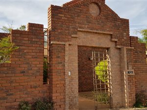 5 Bed House in Royldene
