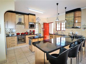 4 Bed House in Bonza Bay