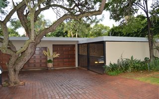 4 Bedroom House in Lynnwood Park