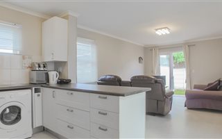 3 Bedroom Townhouse in Lakeside