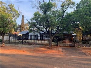 3 Bed House in Meyerspark