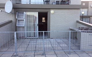 0.5 Bedroom Apartment in Humewood