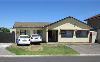 4 Bedroom House in Goodwood