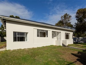 4 Bed House in Mount Pleasant