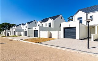 3 Bedroom Duplex in Nuutgevonden