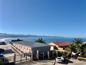 5 Bed House in Signal Hill