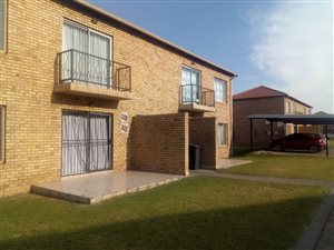 2 Bedroom Townhouse in Ravensklip