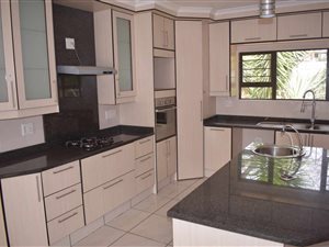 6 Bed House in Dalecross
