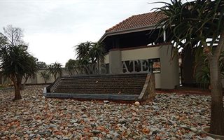 2 Bedroom Townhouse in Comet