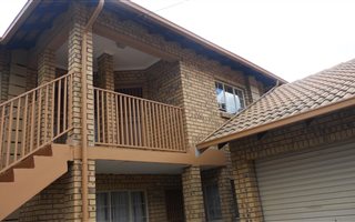 2 Bedroom Duplex in Magalieskruin