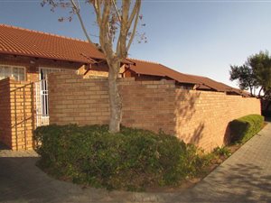 2 Bed Townhouse in The Reeds