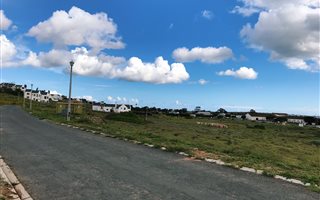 743 m² Land available in Da Gama Bay