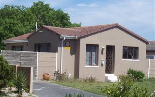 3 Bedroom House in Highbury