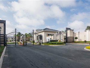 2 Bed Apartment in Broadacres