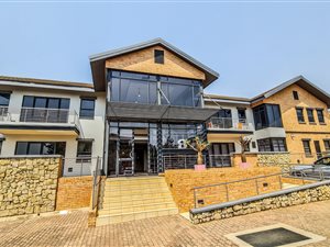 Commercial space in Hazeldean (Silverlakes Surroundings)