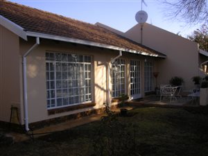 2 Bed Simplex in The Willows
