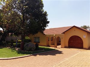 3 Bed House in Dan Pienaarville