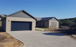 4 Bedroom House in Vyf Brakke Fontein