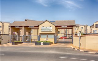 2 Bedroom Apartment in Ruimsig