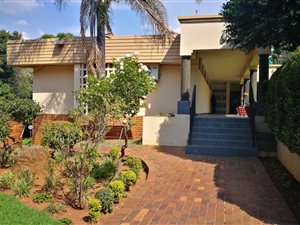6 Bed House in Laudium