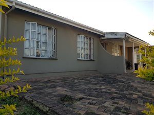 3 Bed House in Newlands West
