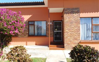 3 Bedroom House in Hillside