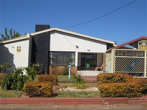 3 Bed House in Laudium