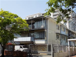 3 Bed Apartment in Claremont Upper